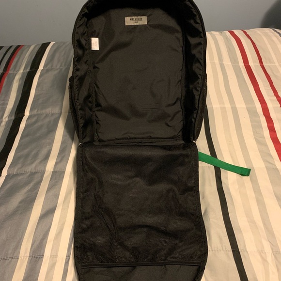 Oregon Ducks Nike Utility Heat Air Team Backpack Training Black Green Graphic - Picture 12 of 14